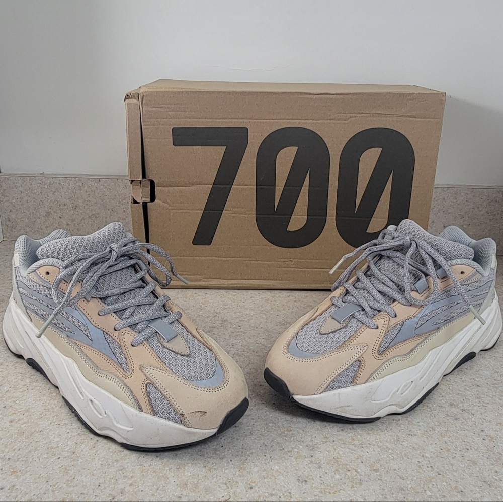 Adidas Yeezy Boost 700 V2Cream